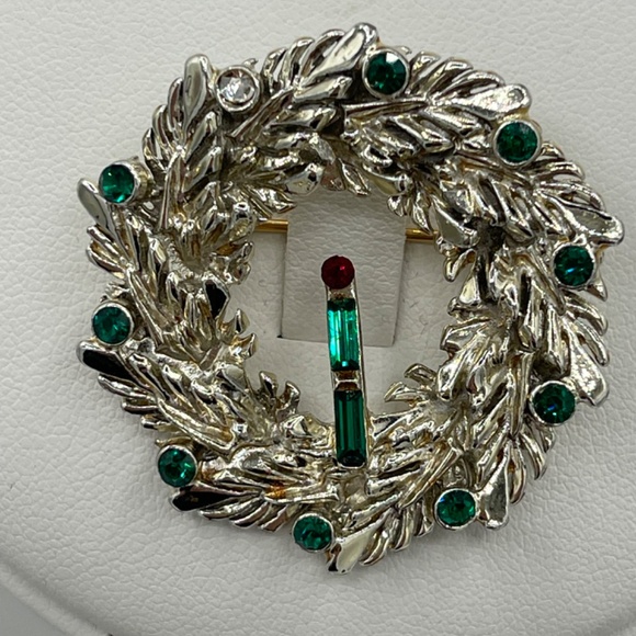 Vintage Christmas Brooches Lot Of 4 Tree Deer Wreath Penguin - Picture 8 of 12